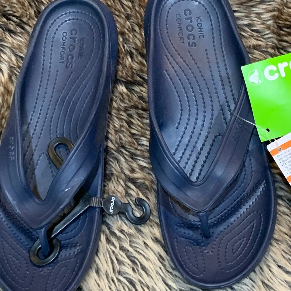 Crocs Classic II Flip Navy Sandals  W12 M10 NWT